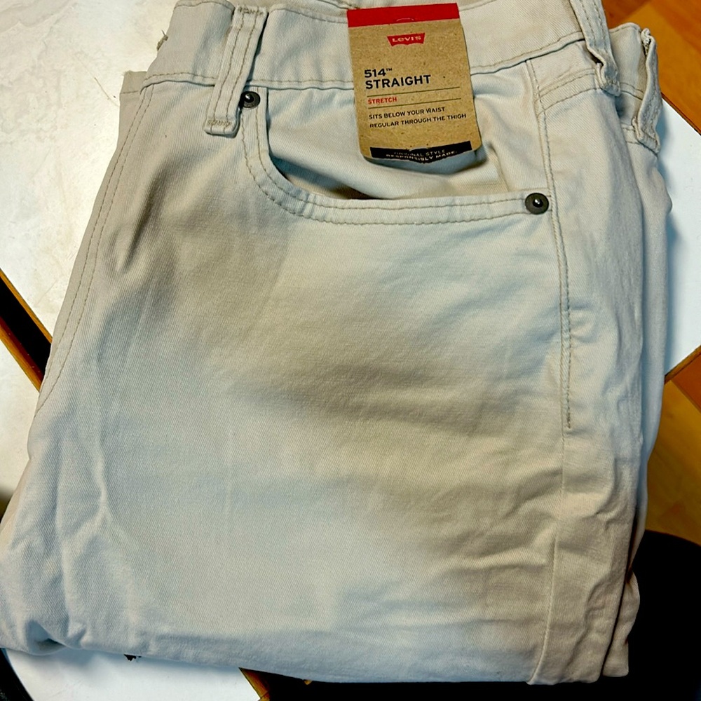 Levi’s 514 straight stretch (color: Stone)
